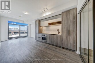 181-181 Sterling Rd in Toronto, ON - Building Photo - Building Photo