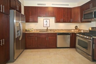 1600 Ala Moana Blvd, Unit Yacht Harbor Towers in Honolulu, HI - Building Photo - Building Photo