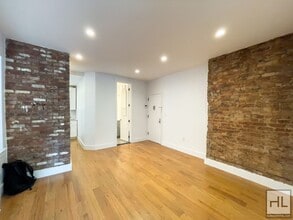 Renovated 2-Bedroom with Private Backyard + 1,500 Sq Ft Recreation Space | Fort Greene, Unit 1A in Brooklyn, NY - Foto de edificio - Building Photo