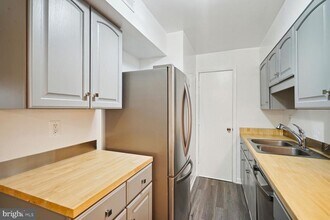 5900 Prince George Dr in Springfield, VA - Building Photo - Building Photo