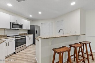 900 Ironwood Dr in Ponte Vedra Beach, FL - Foto de edificio - Building Photo