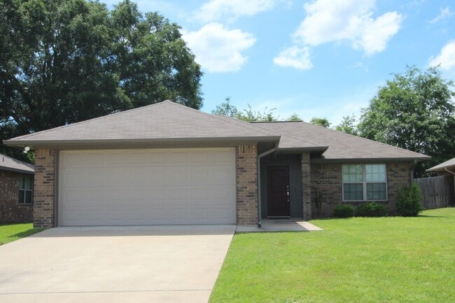 property at 19402 King Ranch Dr