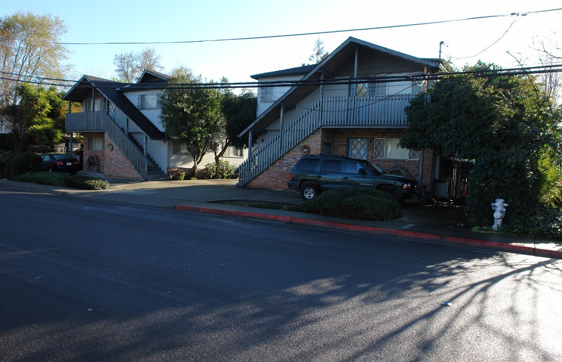 227 Easy St in Mountain View, CA - Foto de edificio