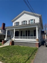 113 W Main St in Palmyra, NY - Building Photo - Building Photo