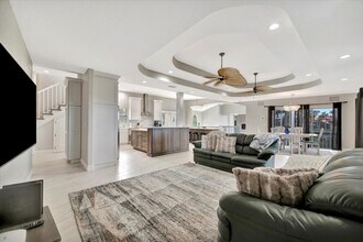 763 Jacqueline Ln in Palm Harbor, FL - Foto de edificio - Building Photo