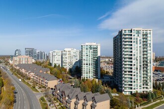 100 Promenade Cir in Vaughan, ON - Building Photo - Building Photo