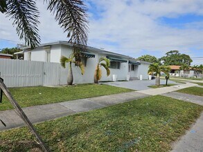 520 NW 30th Ave in Miami, FL - Building Photo - Building Photo