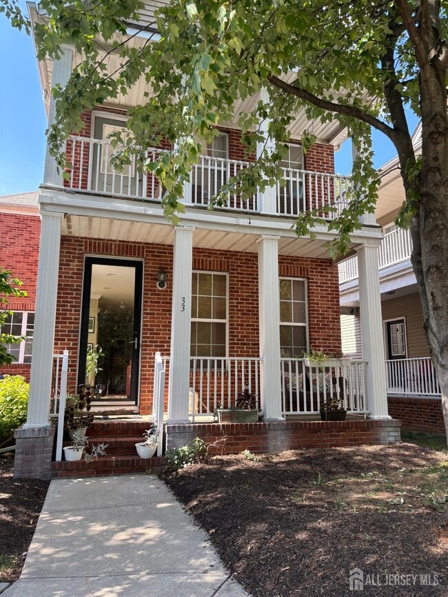 33 Central Square Park in Metuchen, NJ - Building Photo - Building Photo