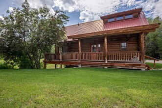 90 W Dogwood St in Victor, ID - Building Photo - Building Photo