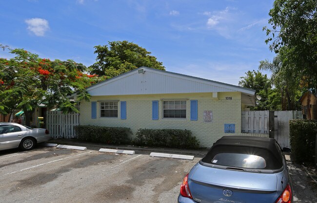 1316 NE 5th Ave in Fort Lauderdale, FL - Building Photo - Building Photo