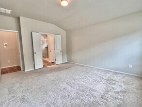 7811 Dakota Cir in Lago Vista, TX - Foto de edificio - Building Photo