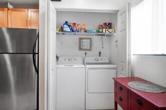 9468 S Palm Dr in Pembroke Pines, FL - Building Photo - Building Photo