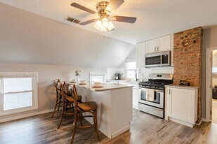 2168 W 32nd St, Unit Up in Cleveland, OH - Building Photo