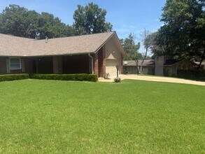 5715 E 62nd Pl in Tulsa, OK - Building Photo - Building Photo