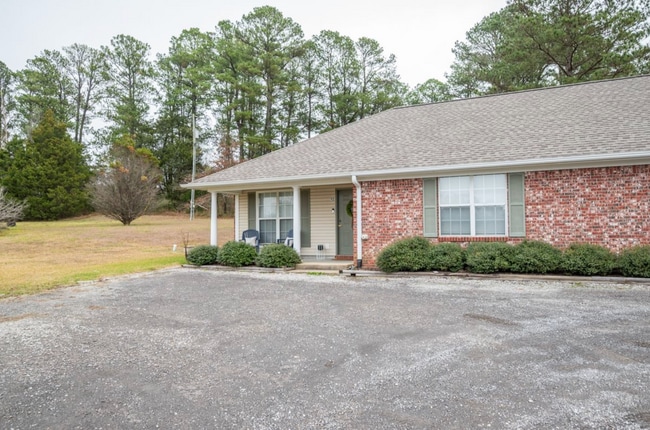 127 Darby Way in Starkville, MS - Foto de edificio - Building Photo