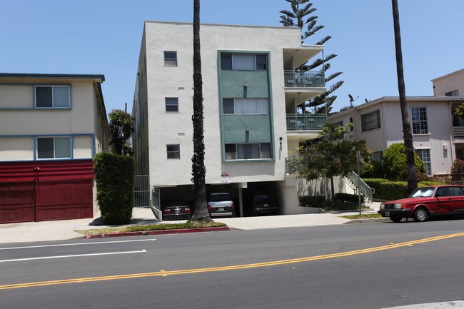 807 4th St in Santa Monica, CA - Building Photo - Building Photo