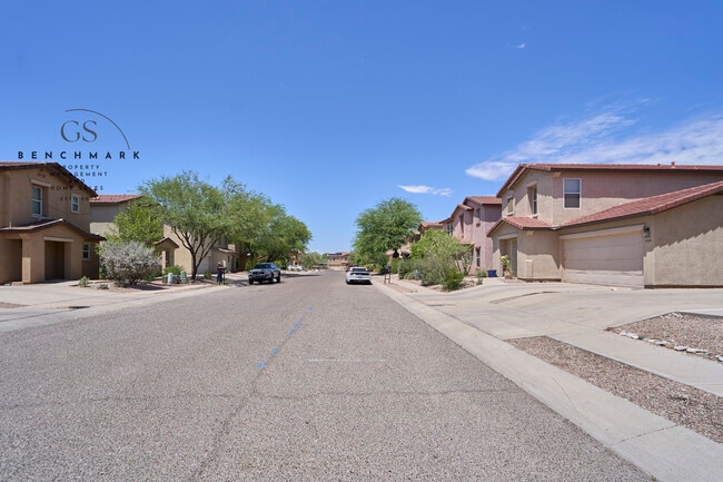 property at 4211 E Wading Pond Dr