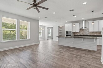 548 Kendall Crossing Dr in Saint Johns, FL - Foto de edificio - Building Photo