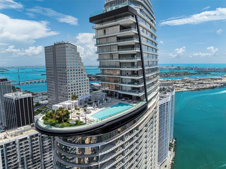 300 Biscayne Boulevard Way, Unit 2807 in Miami, FL - Foto de edificio