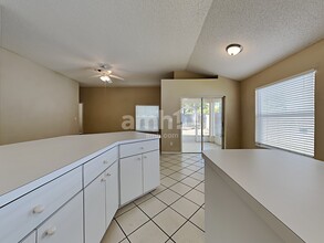 1431 Scotch Pine Dr in Brandon, FL - Building Photo - Building Photo