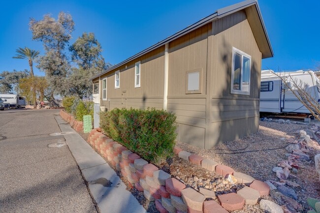 1600 Silver Creek Rd in Bullhead City, AZ - Building Photo - Building Photo