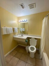 9900 S Thomas Dr, Unit 722 in Panama City Beach, FL - Foto de edificio - Building Photo