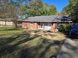 4429 Wares Ferry Rd in Montgomery, AL - Building Photo