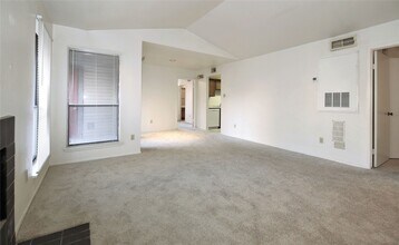 2025 Augusta Dr in Houston, TX - Building Photo - Building Photo