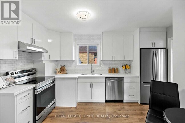 35 Archwood Crescent in Toronto, ON - Building Photo - Building Photo