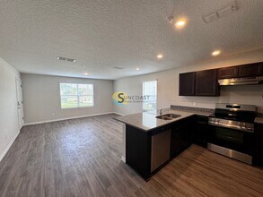 617 Century 21 Dr, Unit 4 in Jacksonville, FL - Building Photo - Building Photo