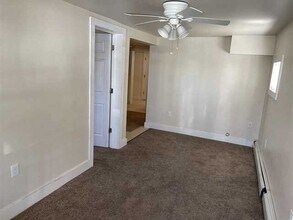 157 N Clinton St-Unit -A in Poughkeepsie, NY - Foto de edificio - Building Photo