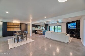 5324 E Hillery Dr in Scottsdale, AZ - Building Photo - Building Photo