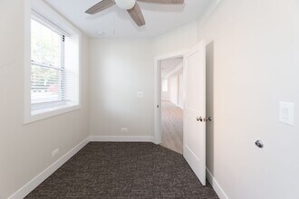 5208 Leavitt N St, Unit G in Chicago, IL - Building Photo - Building Photo