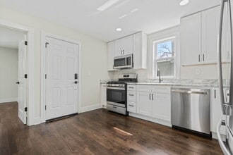 9419 S St Lawrence Ave in Chicago, IL - Building Photo - Building Photo