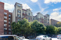 The Cherry Blossom Building in Brooklyn, NY - Foto de edificio - Building Photo