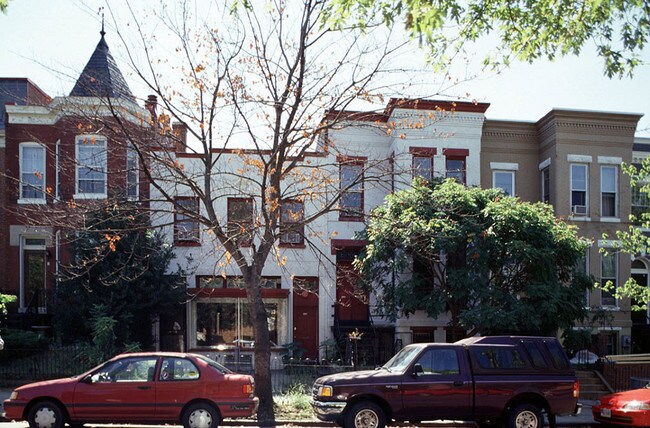 709-711 G St SE in Washington, DC - Building Photo - Building Photo