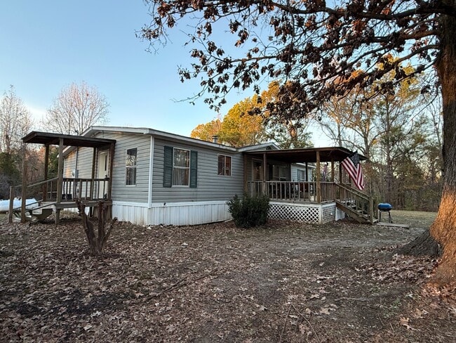 1522 CR 339 in Greenwood, MS - Building Photo - Building Photo