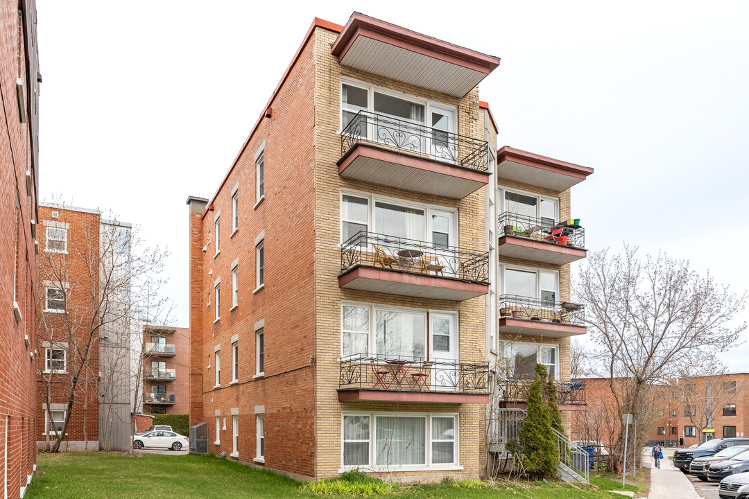 1682 De Bergerville St in Québec, QC - Building Photo