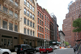 17 Jay St in New York, NY - Building Photo - Building Photo