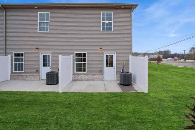541 New S Dr in Clarksville, TN - Building Photo - Building Photo