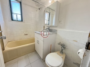 1490 Metropolitan Ave, Unit 6A in Bronx, NY - Building Photo - Building Photo