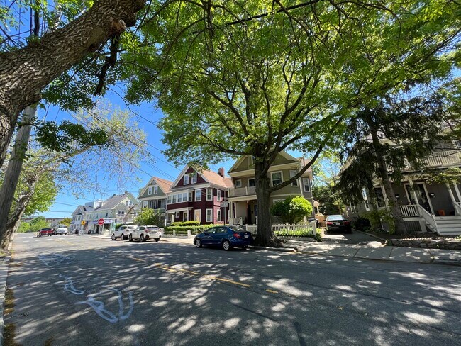 63 Walden St in Cambridge, MA - Building Photo - Building Photo