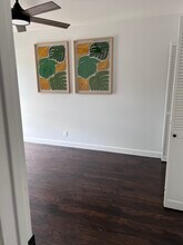 22848 Cantara St in Los Angeles, CA - Building Photo - Building Photo