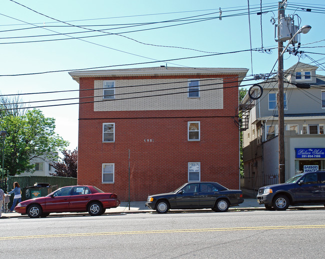 8521 Jf Kennedy Blvd in North Bergen, NJ - Building Photo - Building Photo