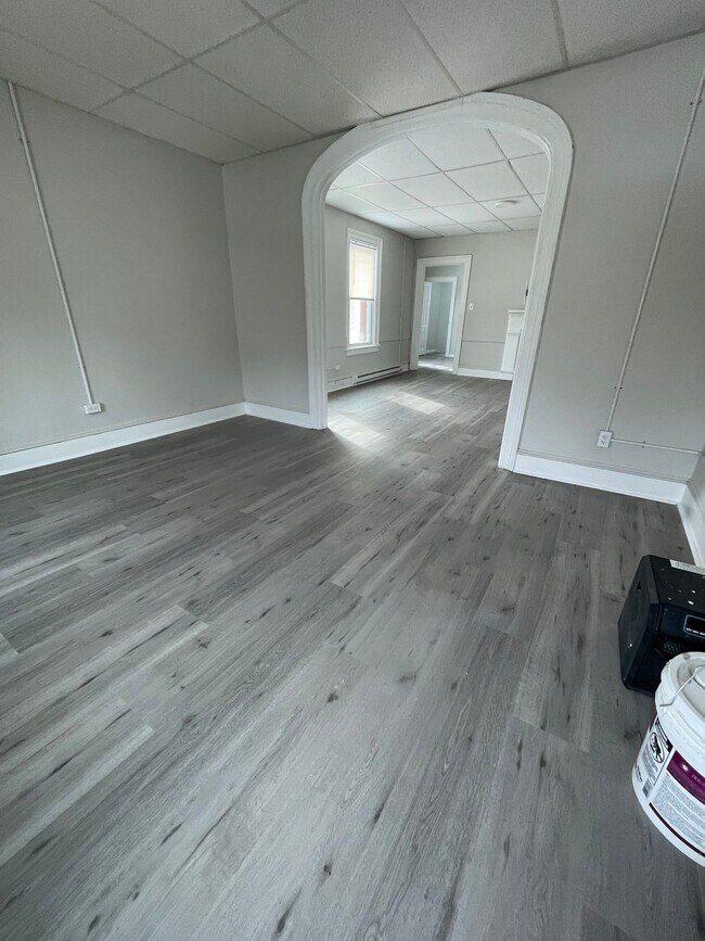 29 Walnut St, Unit / 2nd Floor in Cohoes, NY - Building Photo - Building Photo