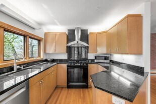 49 Dudley Rd in Newton, MA - Building Photo
