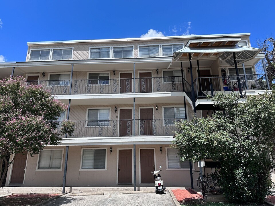 1010 W 23rd St in Austin, TX - Building Photo