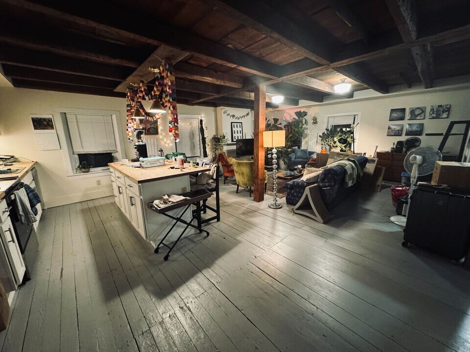 65 Park St in Springfield, VT - Building Photo