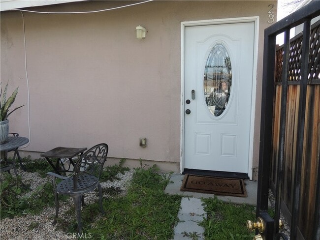 23470 Victory Blvd in Los Angeles, CA - Building Photo - Building Photo