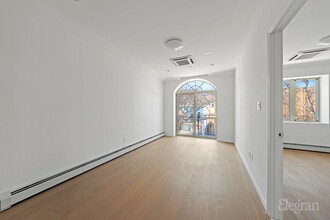 39-57 57th St in Queens, NY - Building Photo - Building Photo